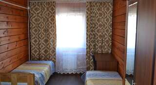 Гостиница  Байкал 1 Листвянка Классический трехместный номер-1